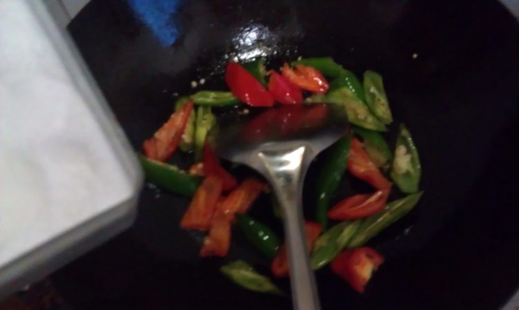 菠萝酸梅肉步骤7