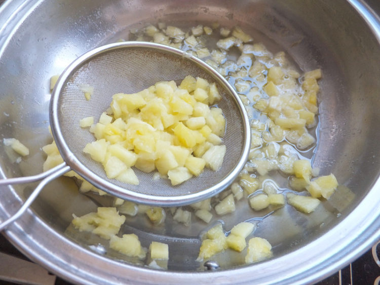 自制菠萝冰棍步骤3