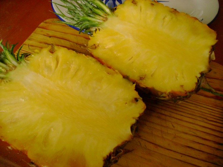 花生菠萝炒饭步骤1