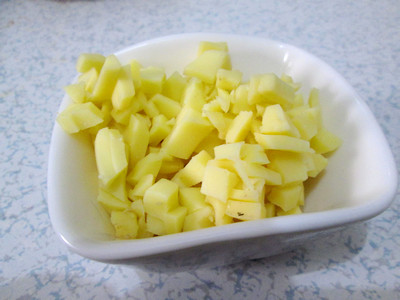 虾仁菠萝焗饭步骤6