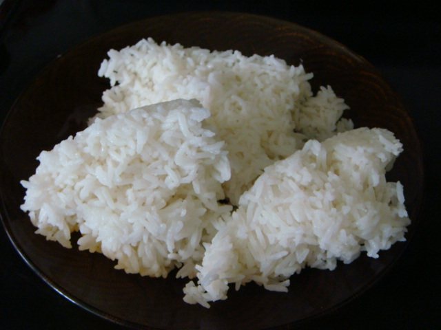 菠萝鸡粒炒饭步骤5