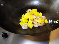 菠萝炒虾步骤9