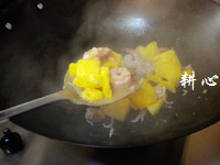菠萝炒虾步骤11
