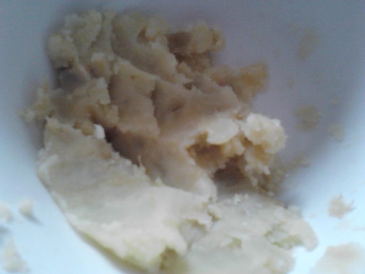 黑芝麻凤梨薯球步骤4