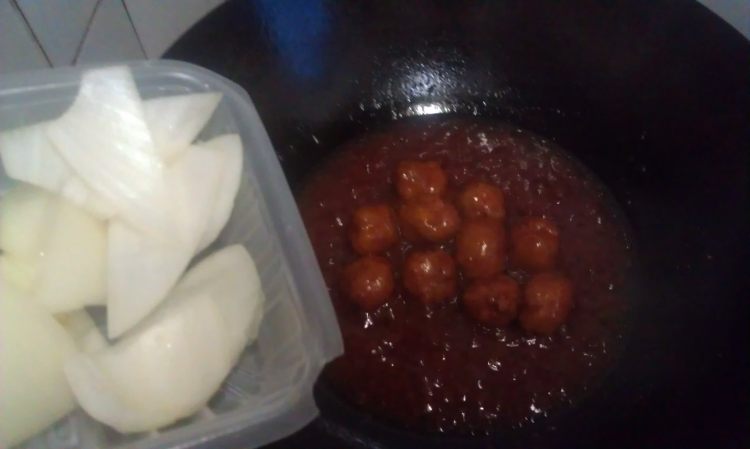 菠萝咕咾肉球步骤8