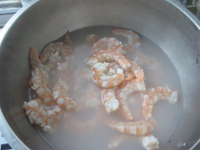 菠萝大虾仁步骤2
