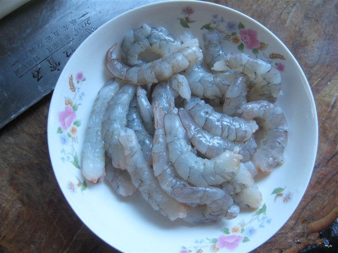 菠萝大虾仁步骤1
