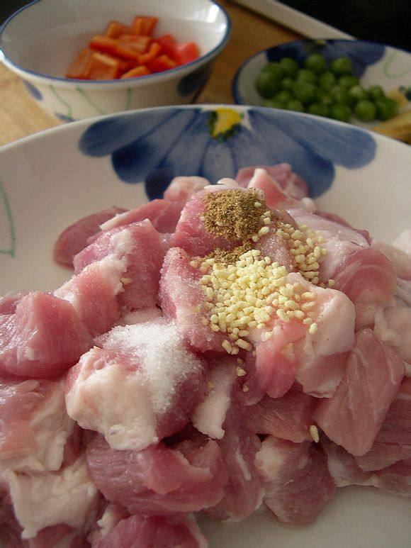 菠萝咕佬肉步骤2
