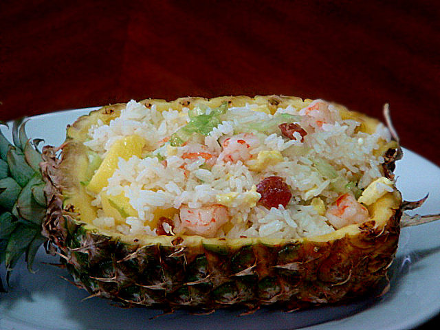 椰浆菠萝海鲜饭步骤9