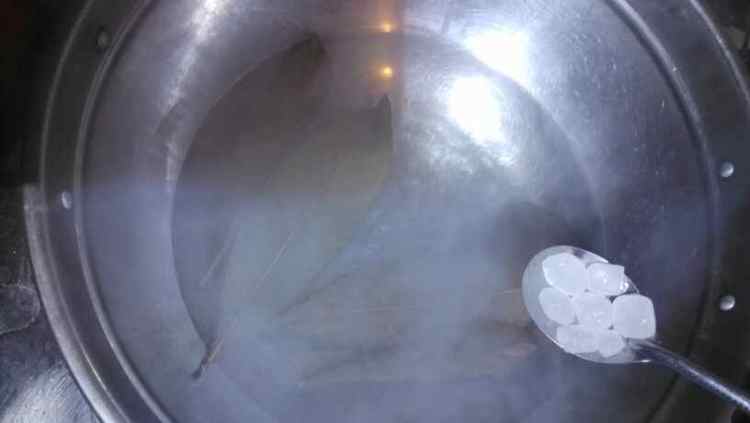 冰糖枇杷雪梨步骤4
