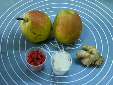 生姜蜜梨汤步骤1