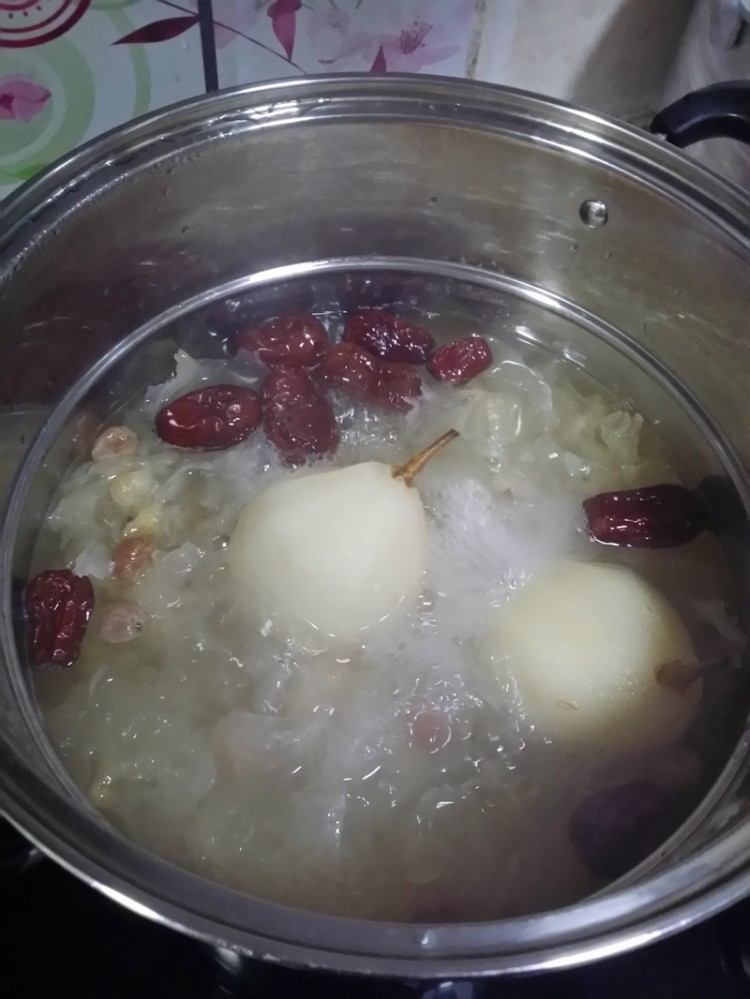 银耳冰糖梨步骤7