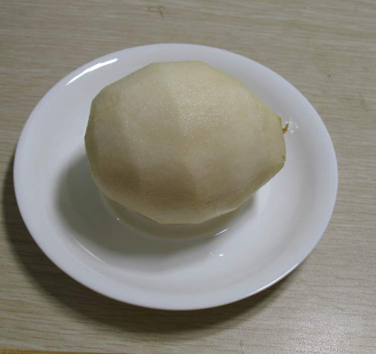 炖冰糖梨步骤2