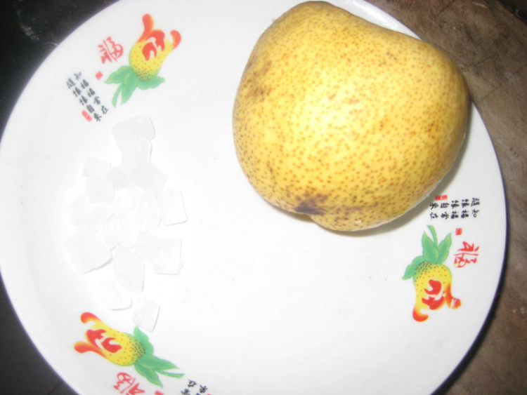 银耳冰糖梨粥步骤2