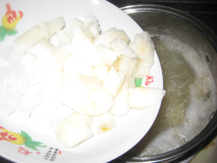 银耳冰糖梨粥步骤6