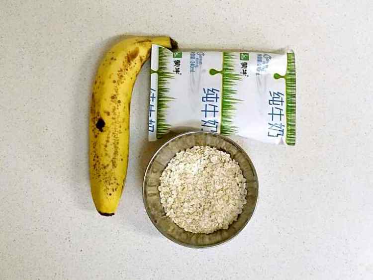 香蕉牛奶燕麦糊步骤1