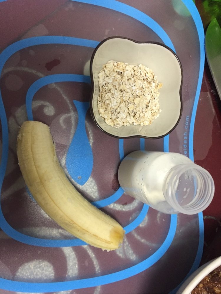 香蕉燕麦奶糊步骤1