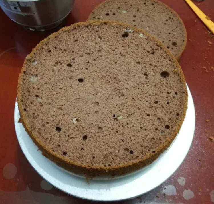 十寸巧克力戚风奶油蛋步骤1