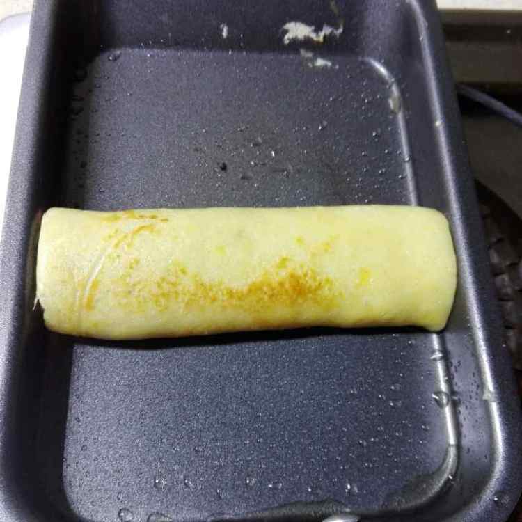 香蕉鸡蛋卷步骤6