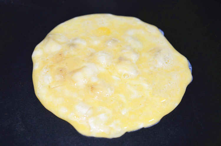 蜂蜜香蕉鸡蛋饼步骤6