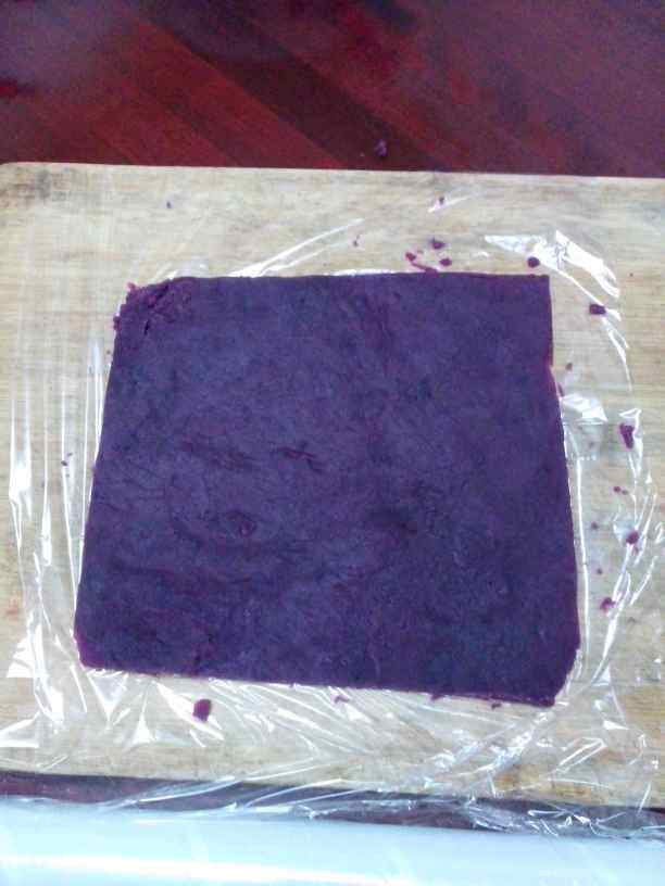 香蕉紫薯卷步骤6