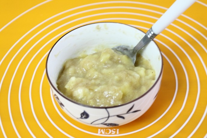 香蕉小纸杯蛋糕步骤1