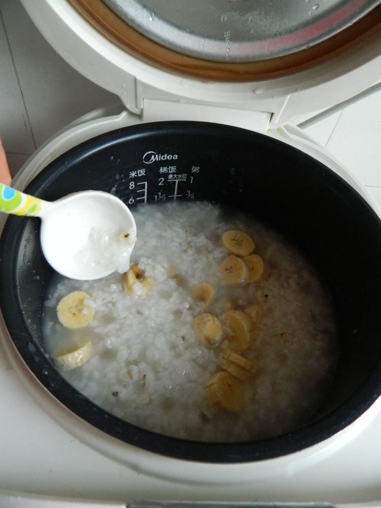 薏仁西米香蕉粥步骤4