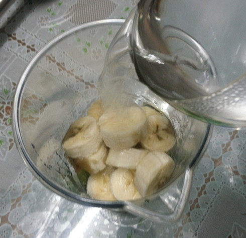 奇异果香蕉蜂蜜汁步骤4