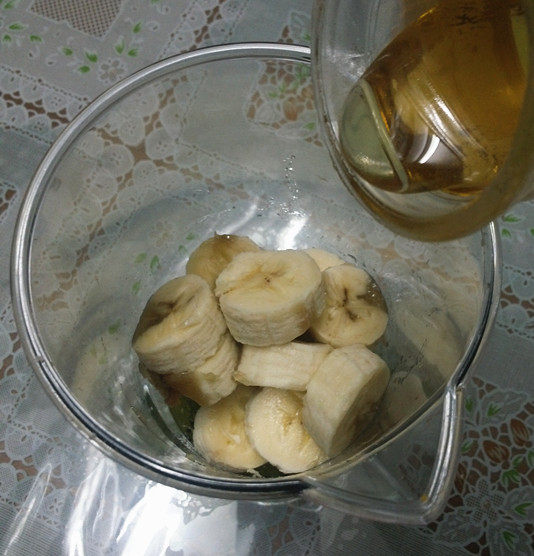 奇异果香蕉蜂蜜汁步骤3
