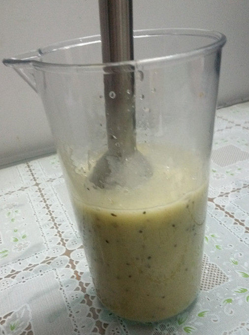 奇异果香蕉蜂蜜汁步骤8