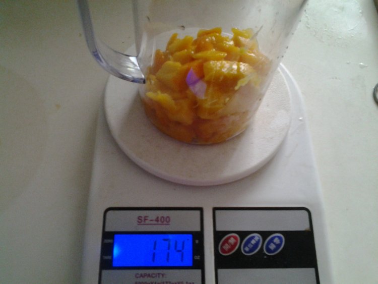 香蕉芒果牛奶汁步骤2