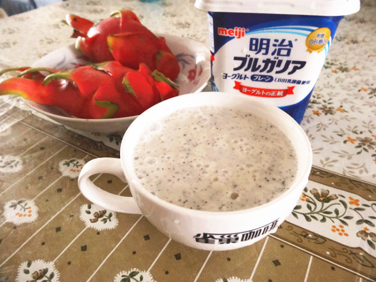香蕉火龙果酸奶奶昔步骤7