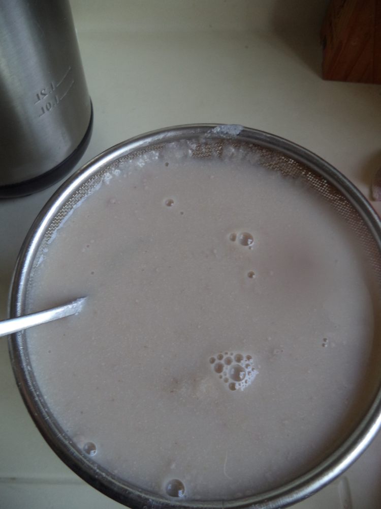 香蕉草莓豆浆步骤6