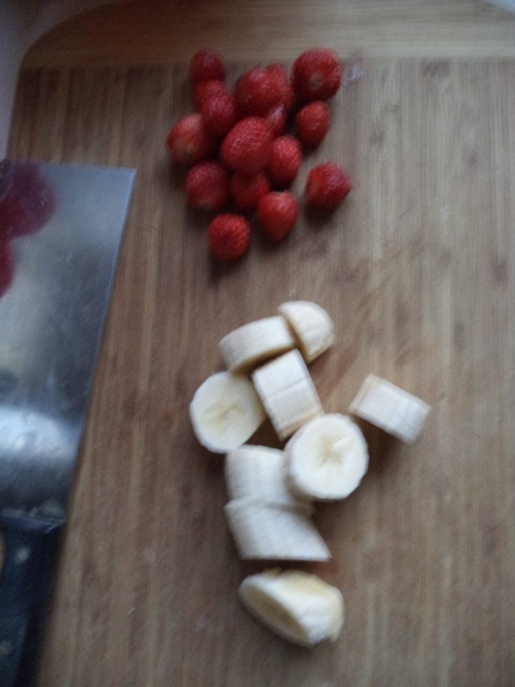 香蕉草莓豆浆步骤2