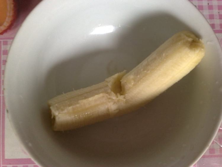 奶味香蕉蛋羹步骤1