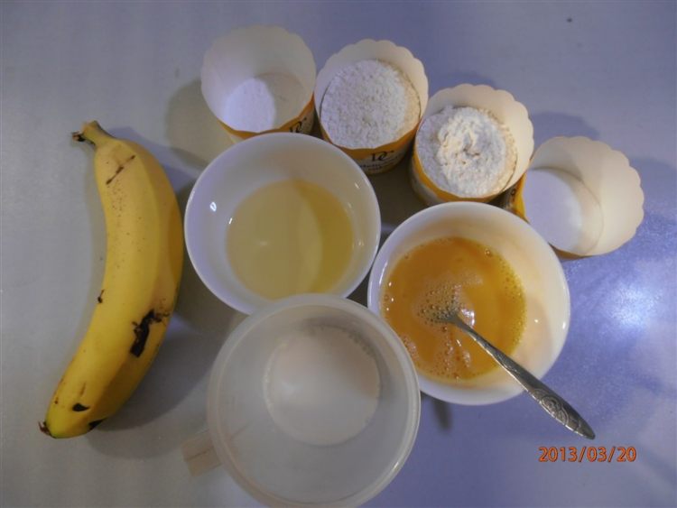 香蕉蜜豆麦芬步骤1