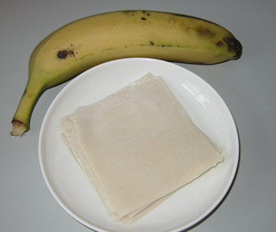 馄饨香蕉卷步骤1