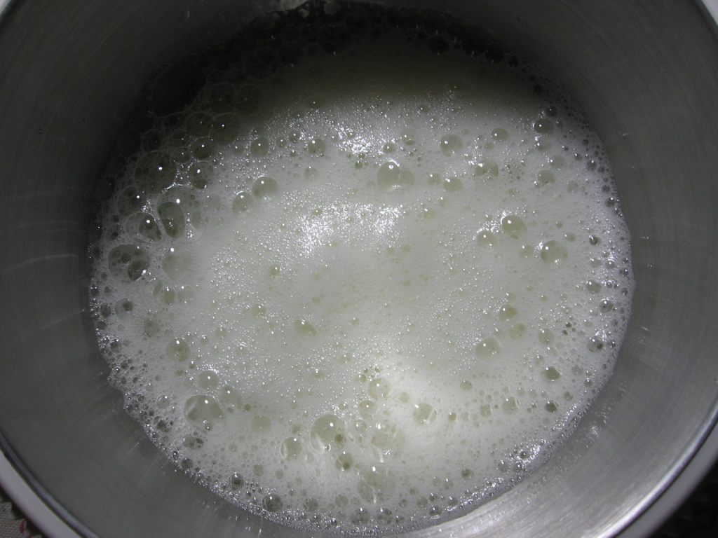 香蕉酸奶戚风蛋糕步骤7