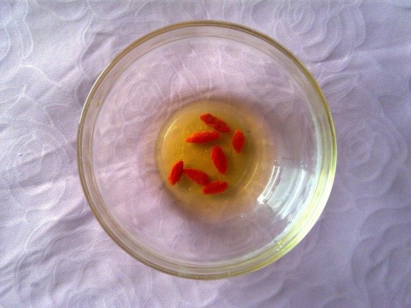 桂花冰糖炖香蕉步骤2