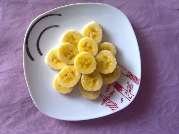 桂花冰糖炖香蕉步骤1