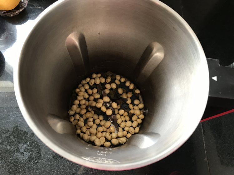 葡萄干柠檬豆浆步骤3
