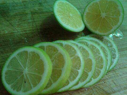 黄瓜柠檬饮步骤5