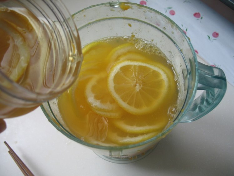 芒果柠檬汁步骤4