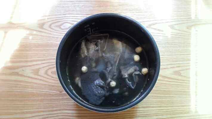 乌鸡木瓜莲子汤步骤5