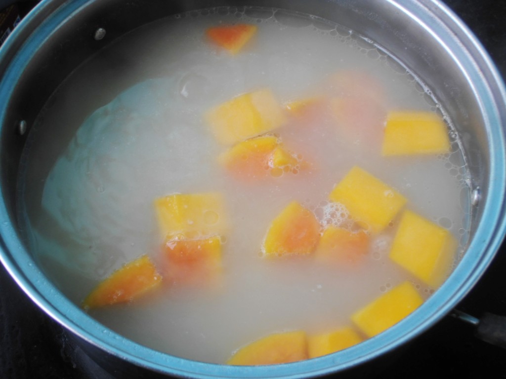 木瓜黄豆排骨汤步骤5