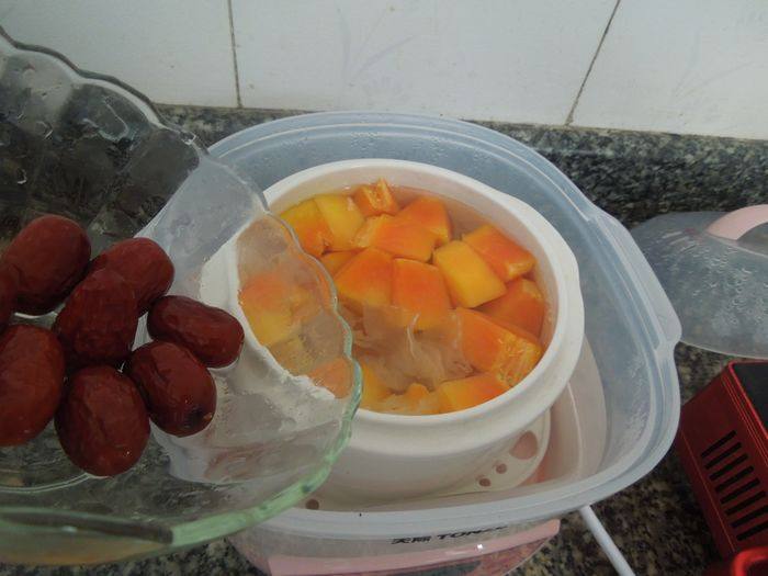 木瓜冰糖炖银耳步骤7