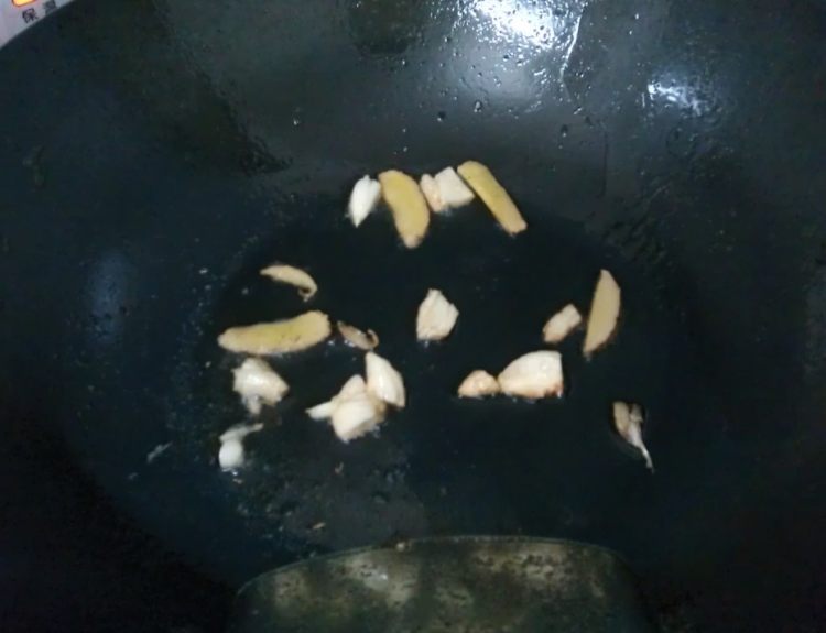 黄骨鱼木瓜汤步骤3