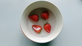 燕麦水果酸奶杯步骤2