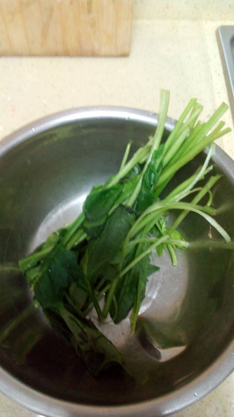 水果菠菜戚风卷步骤1