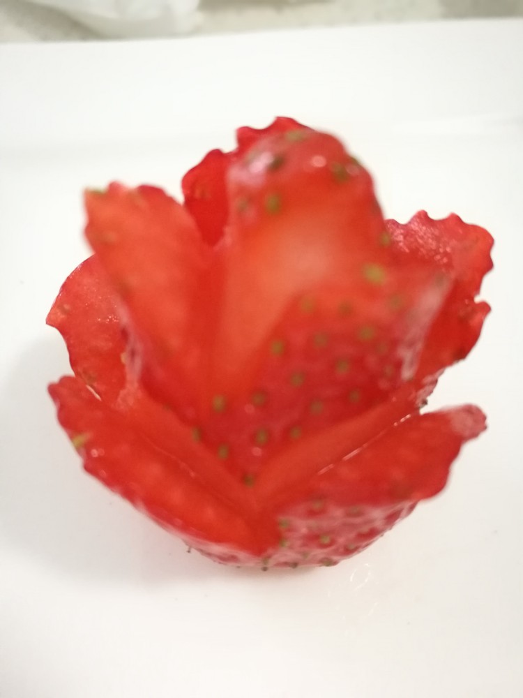 水晶草莓玫瑰花步骤3